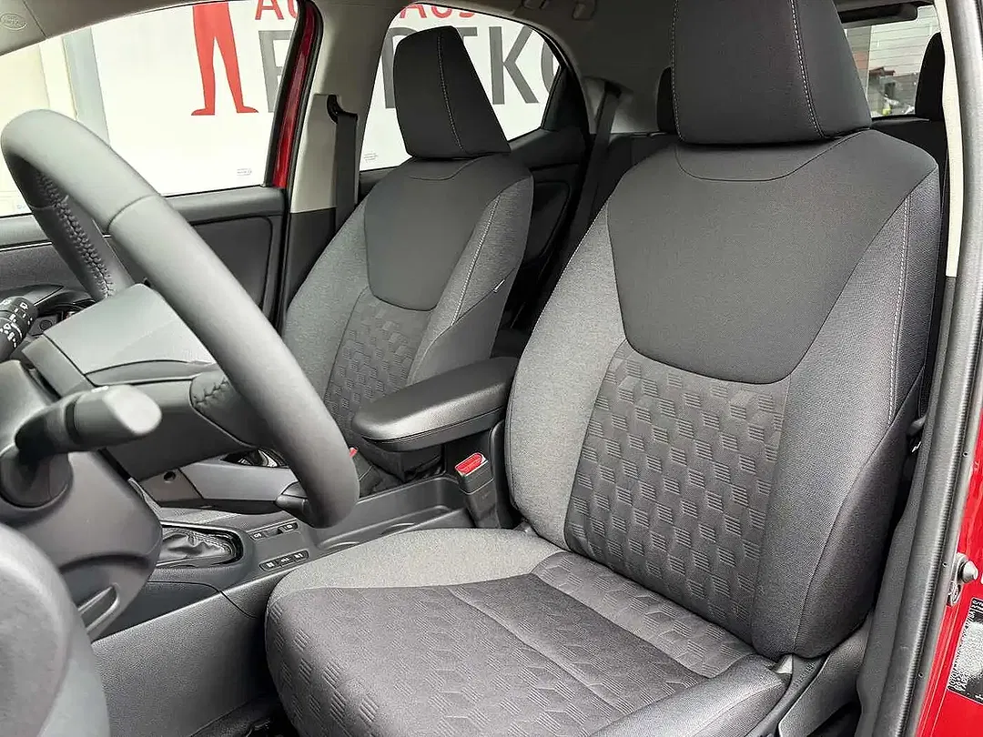 Toyota Yaris - Thumbnail 11