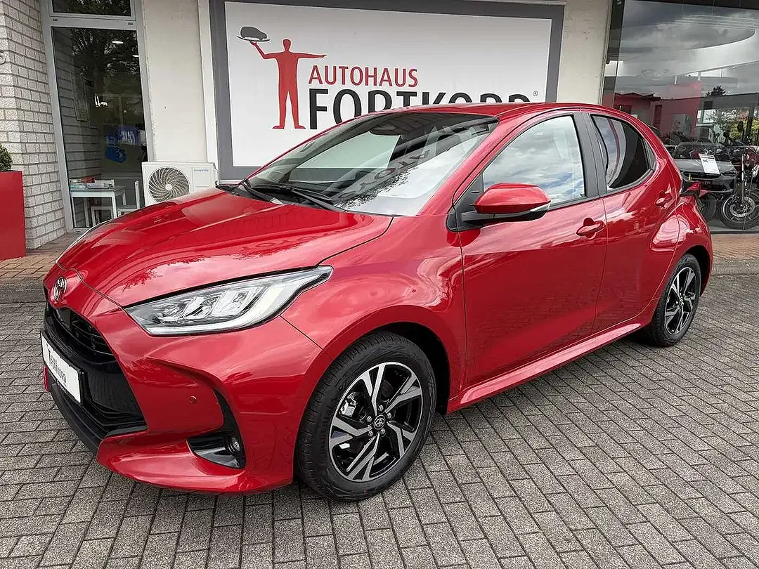 Toyota Yaris - Thumbnail 3