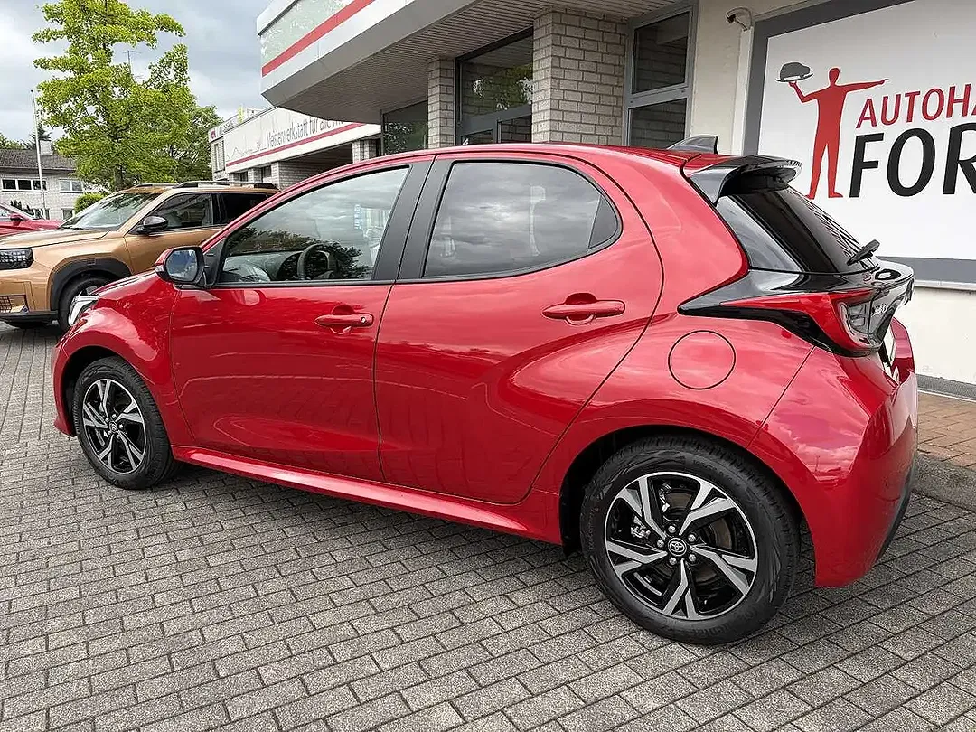 Toyota Yaris - Thumbnail 4