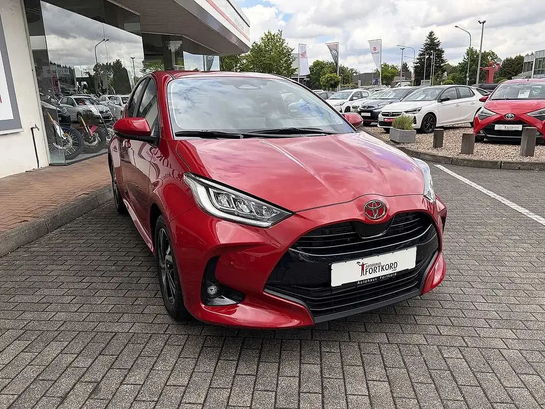 Toyota Yaris - Thumbnail 9
