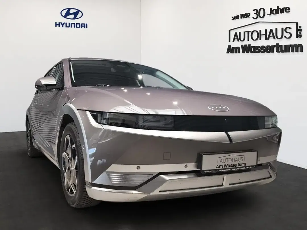 Hyundai IONIQ 5 - Thumbnail 2