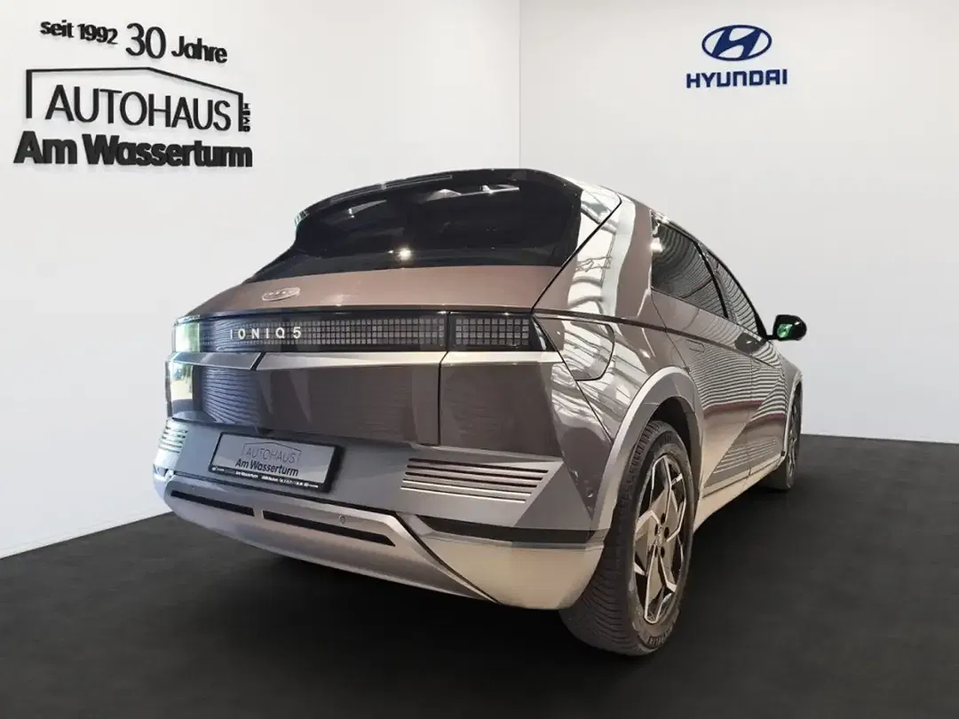 Hyundai IONIQ 5 - Thumbnail 5