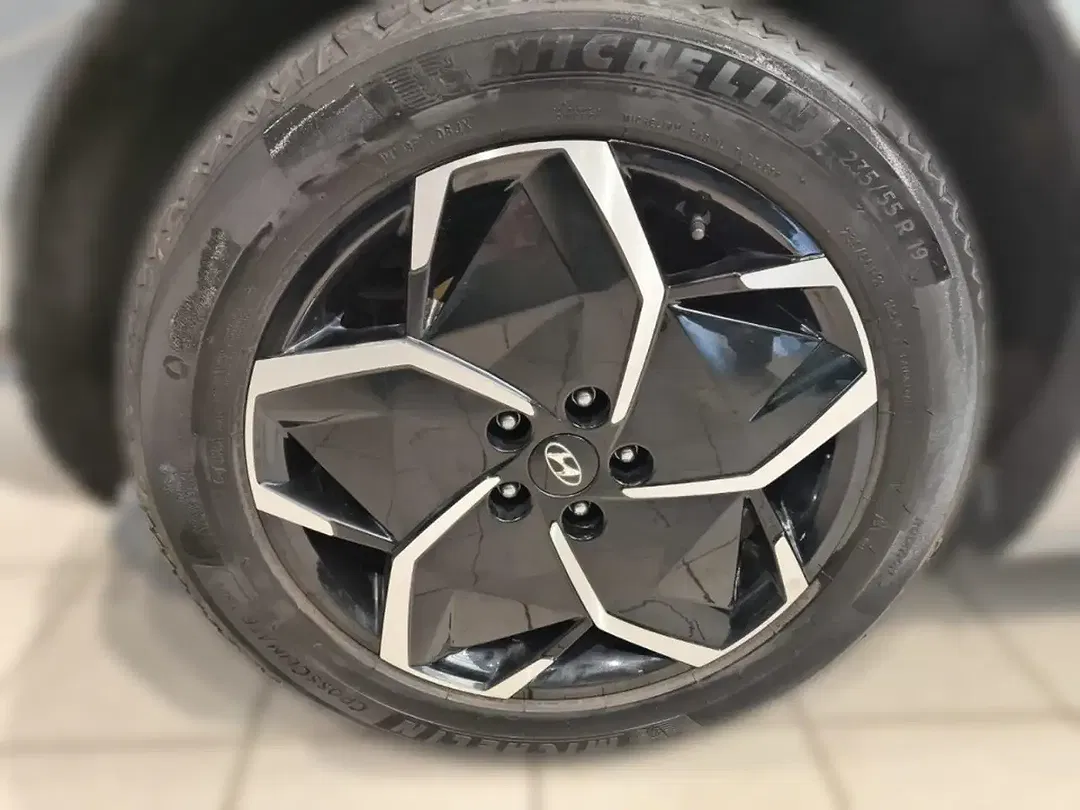 Hyundai IONIQ 5 - Thumbnail 6