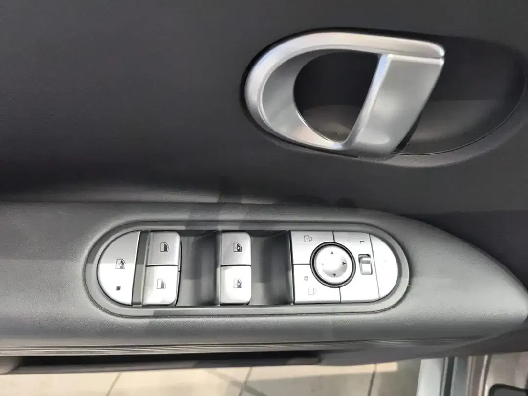 Hyundai IONIQ 5 - Thumbnail 9