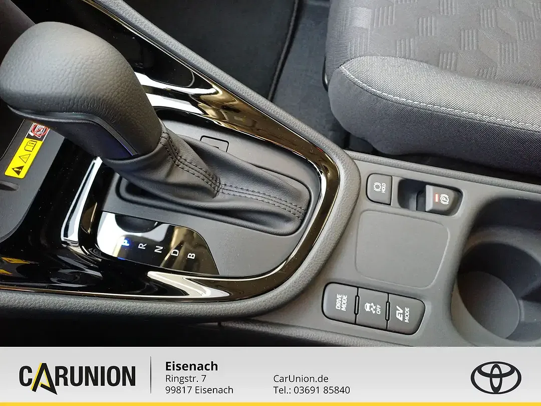 Toyota Yaris - Thumbnail 14