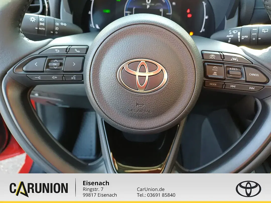 Toyota Yaris - Thumbnail 15