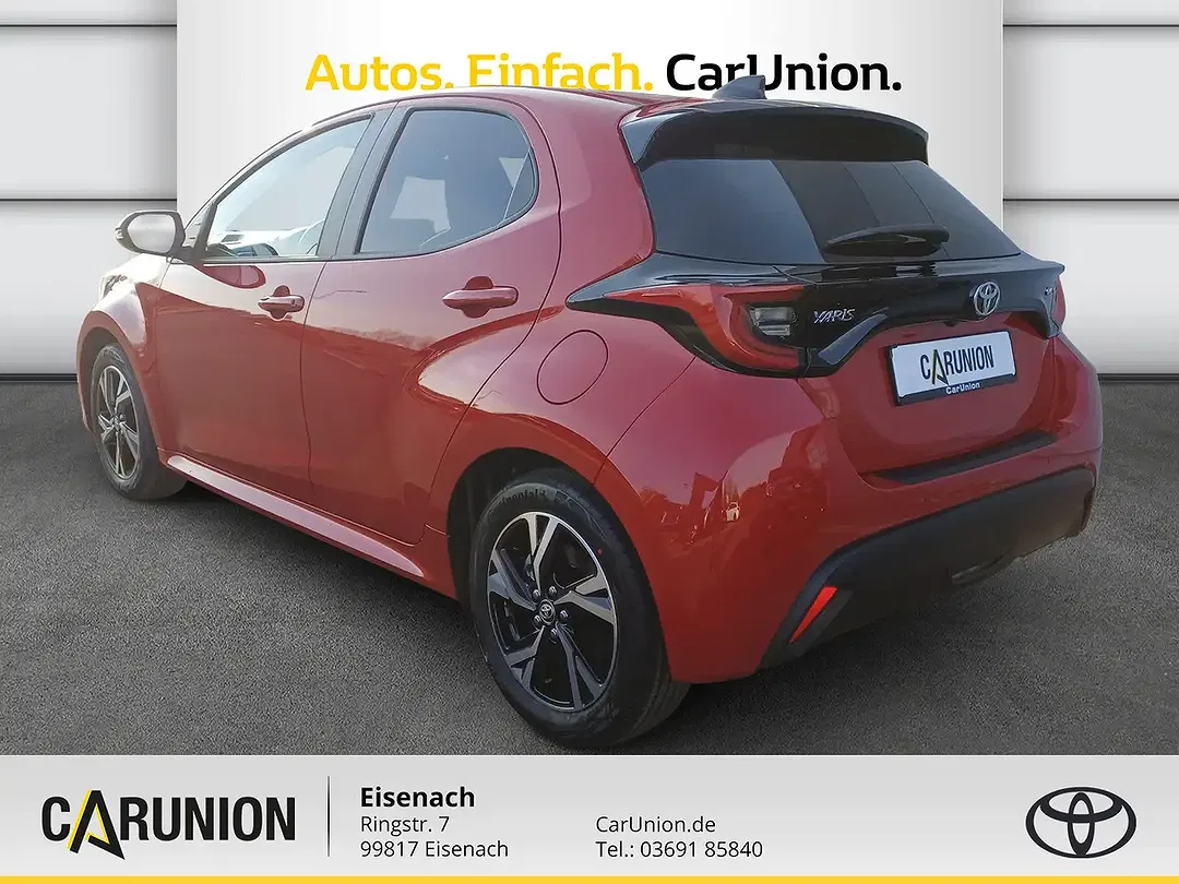 Toyota Yaris - Thumbnail 6