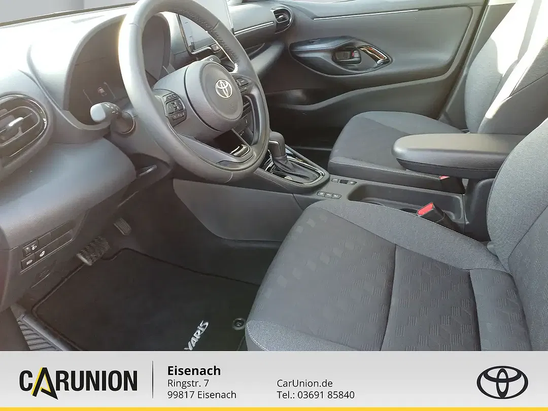 Toyota Yaris - Thumbnail 7