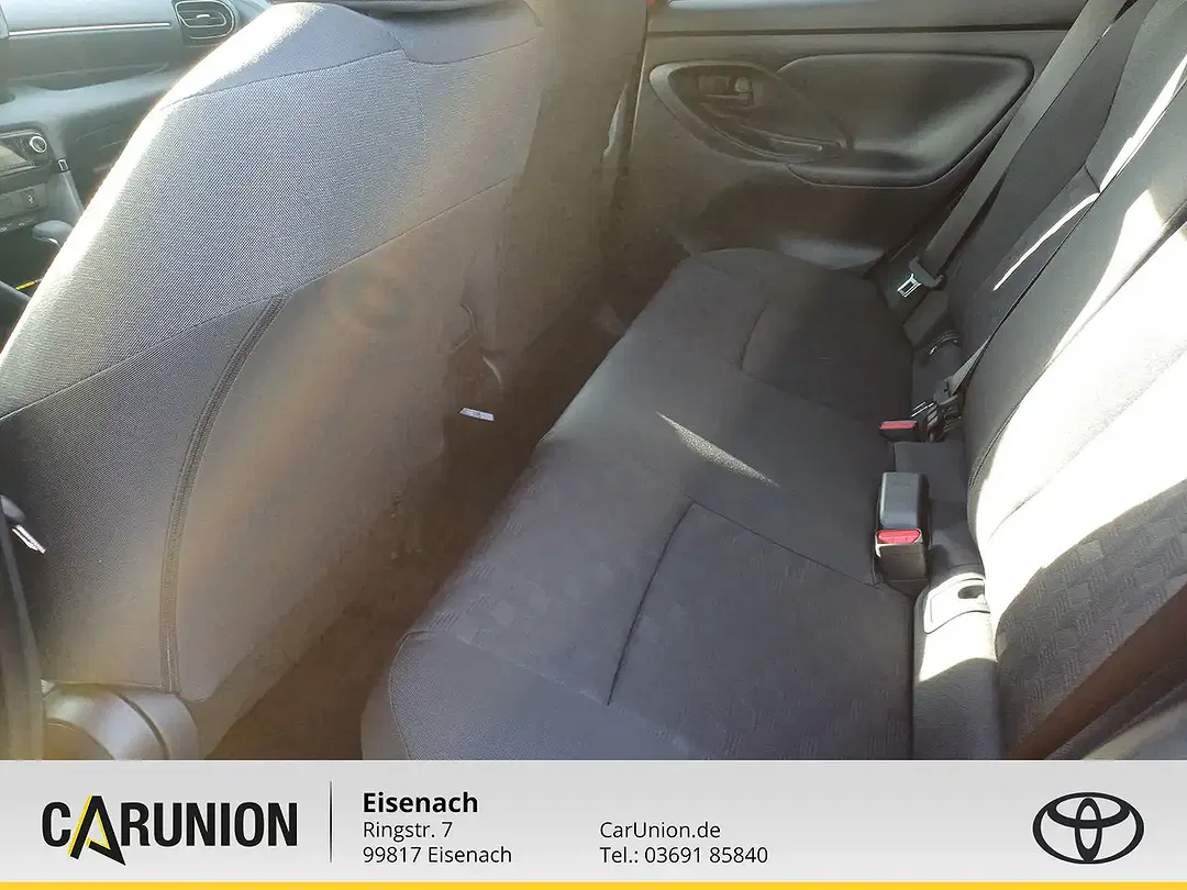 Toyota Yaris - Thumbnail 8