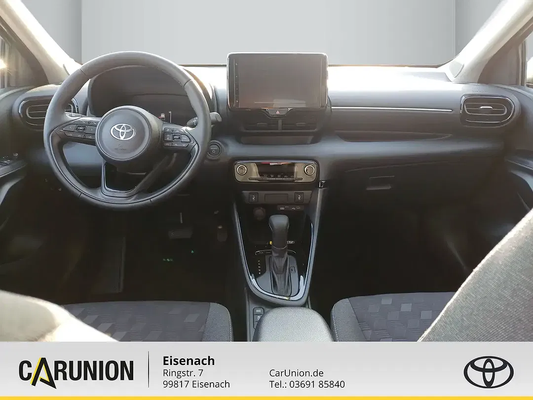 Toyota Yaris - Thumbnail 9