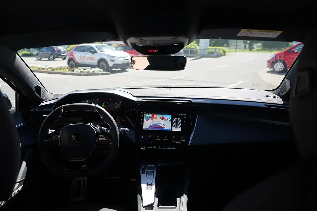 Peugeot 308 - Thumbnail 10