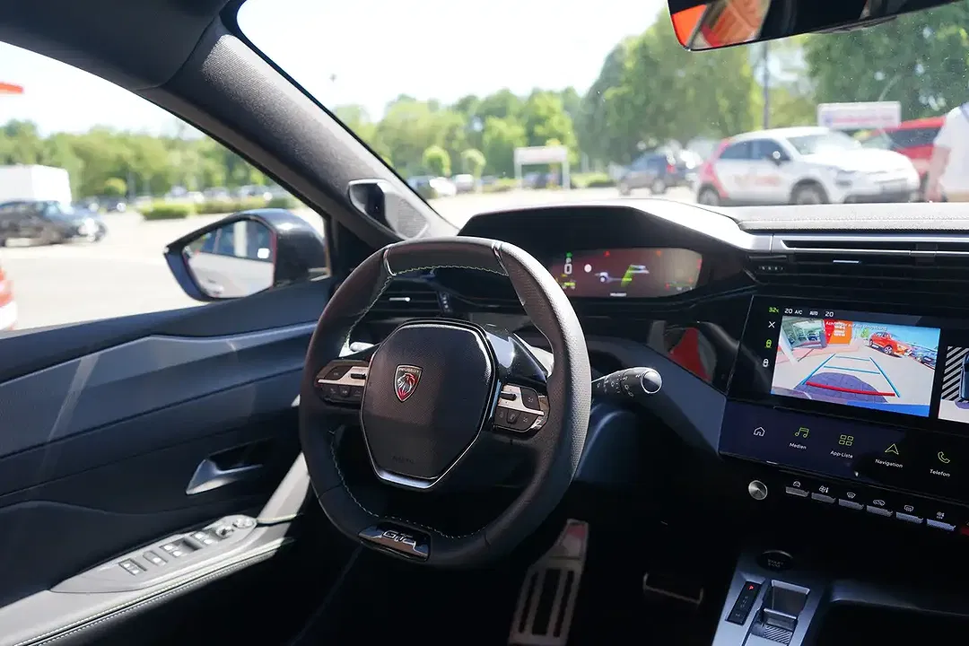 Peugeot 308 - Thumbnail 11