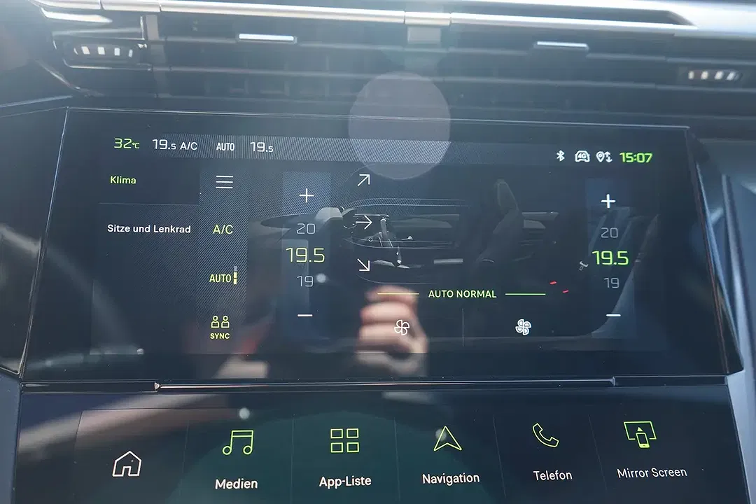 Peugeot 308 - Thumbnail 12