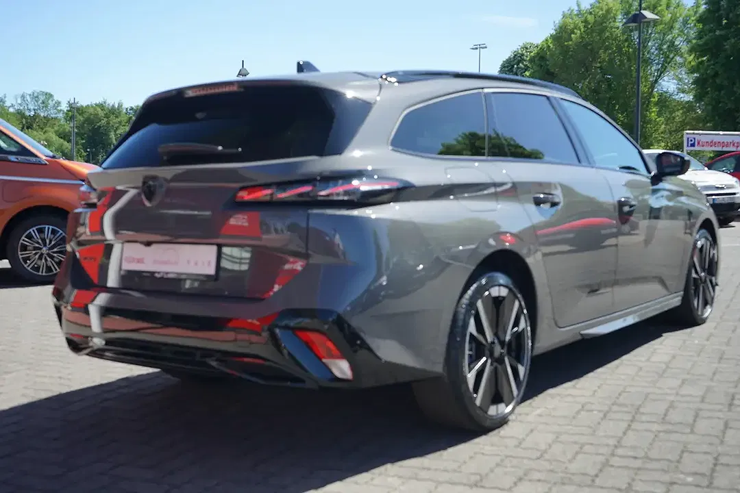 Peugeot 308 - Thumbnail 4