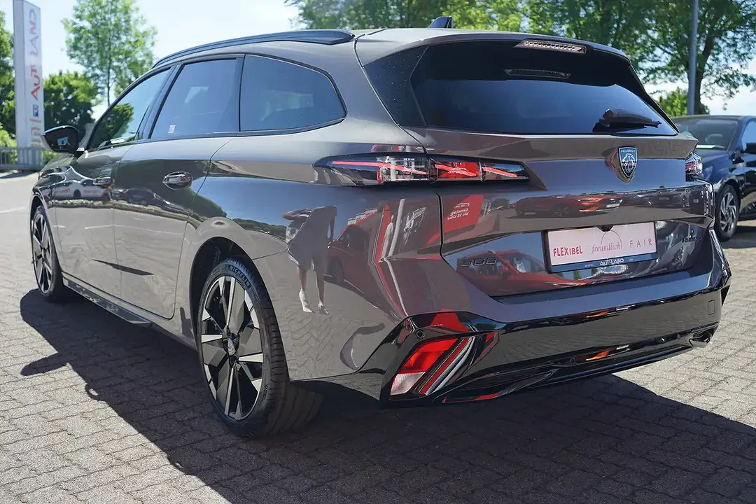 Peugeot 308 - Thumbnail 6