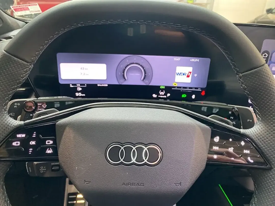 Audi Q3 - Thumbnail 14