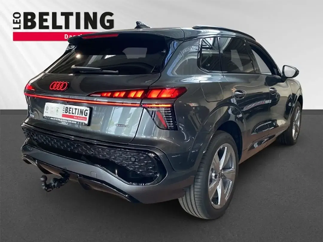 Audi Q3 - Thumbnail 3