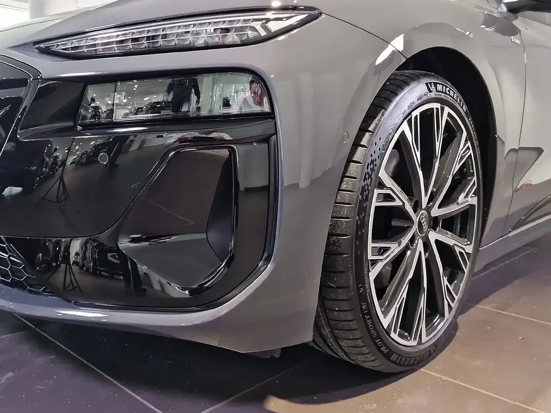 Audi A6 e-tron - Thumbnail 4
