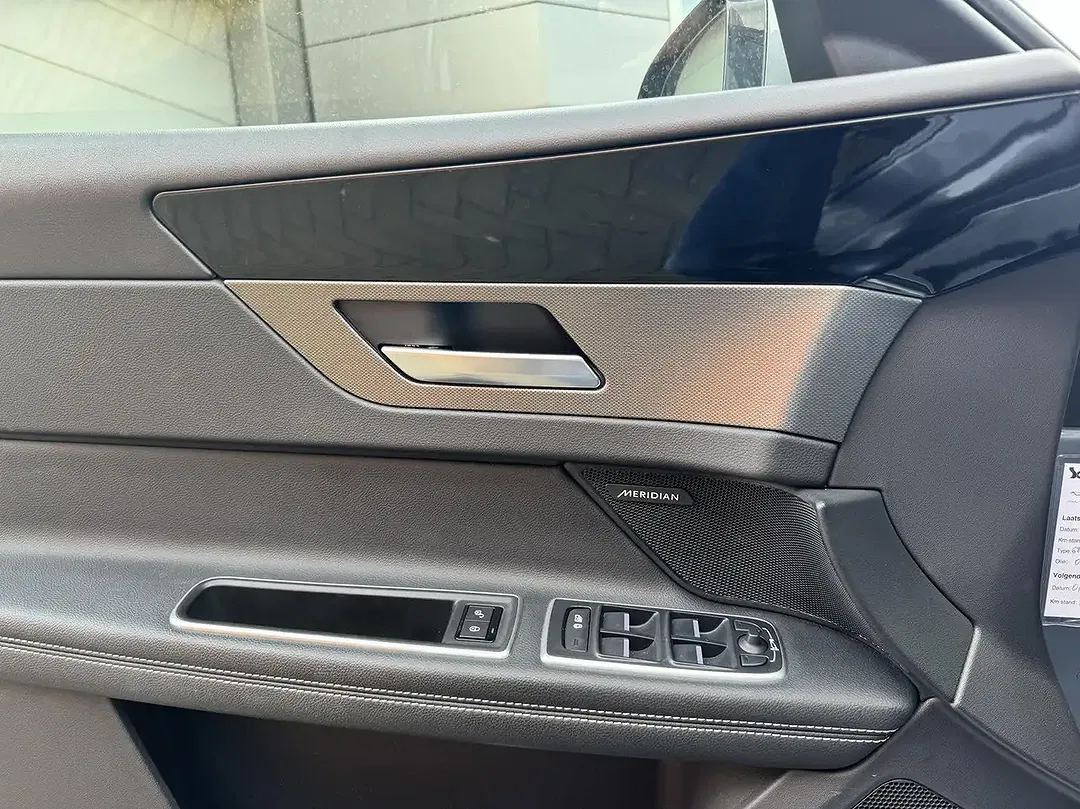 Jaguar XF - Thumbnail 11