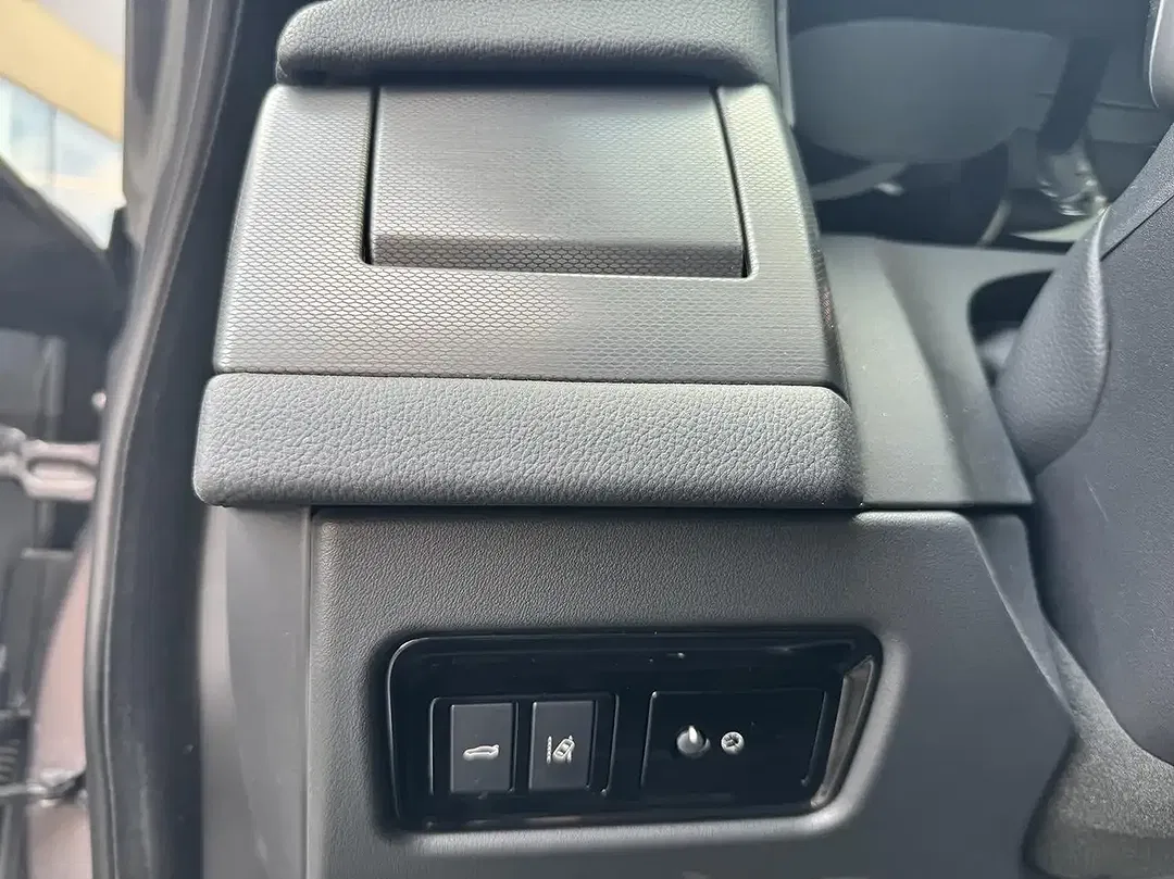 Jaguar XF - Thumbnail 13