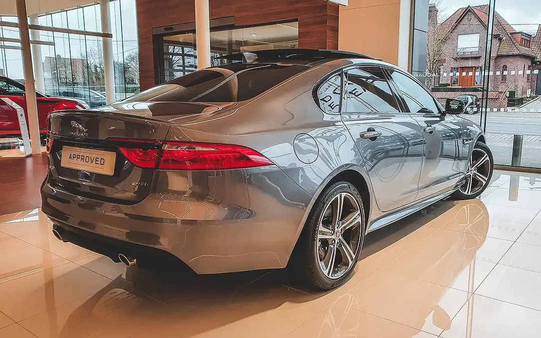 Jaguar XF - Thumbnail 2