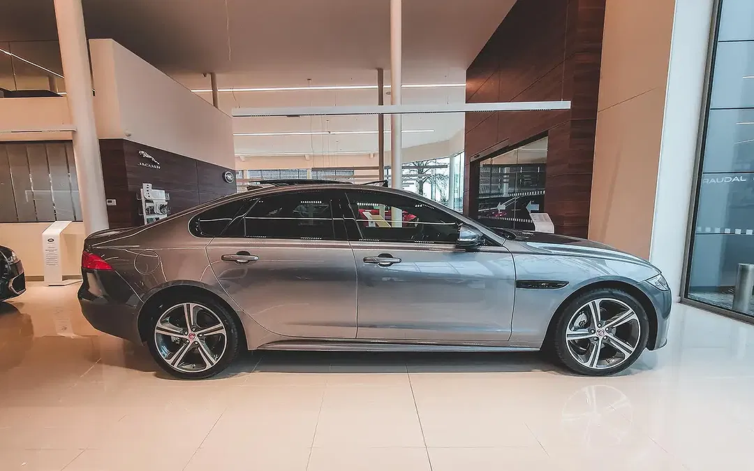 Jaguar XF - Thumbnail 6