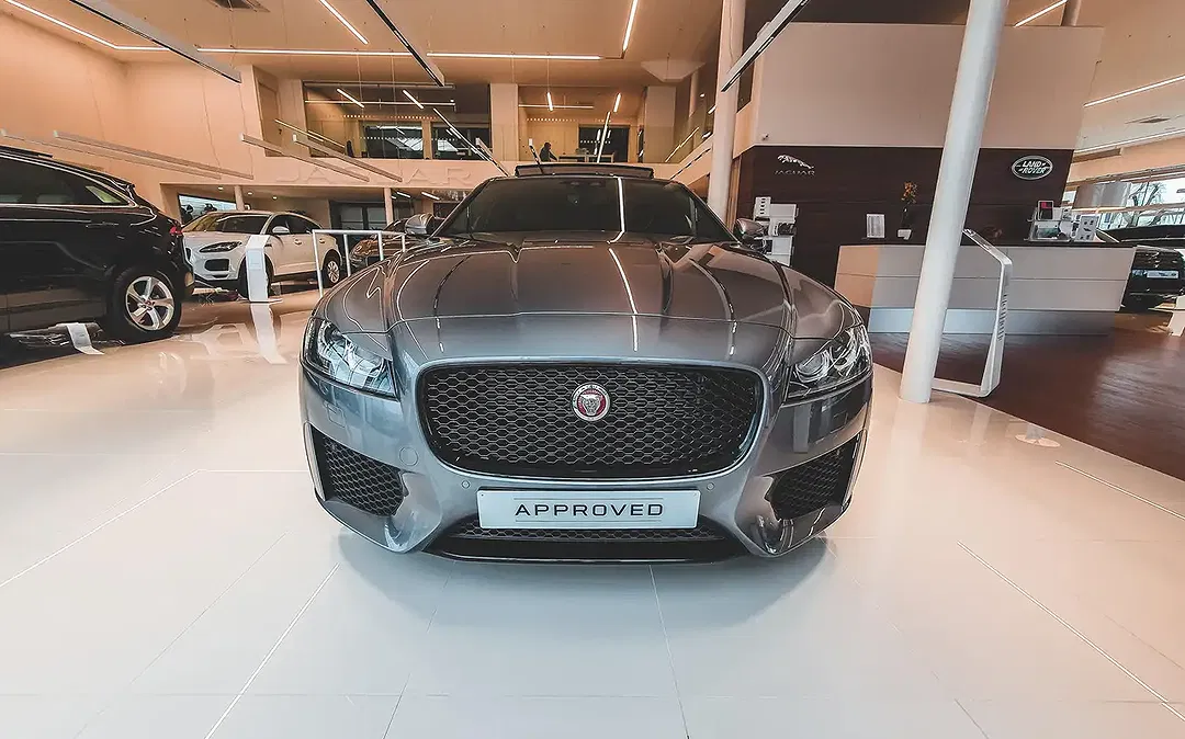 Jaguar XF - Thumbnail 7