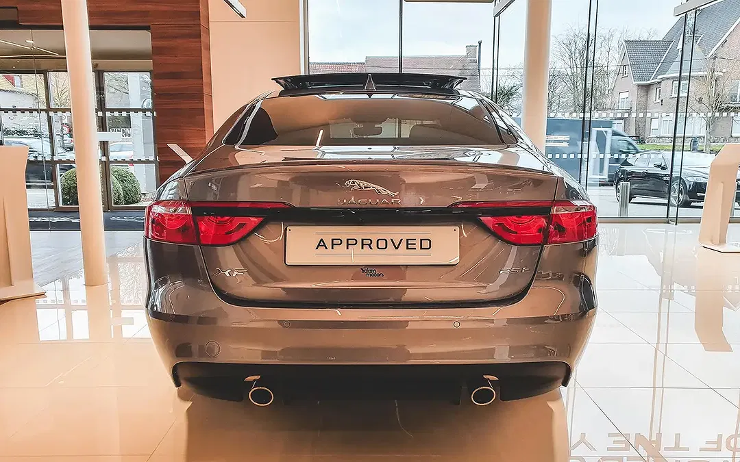 Jaguar XF - Thumbnail 8