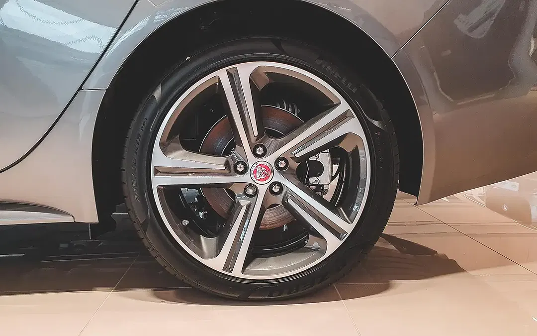 Jaguar XF - Thumbnail 9