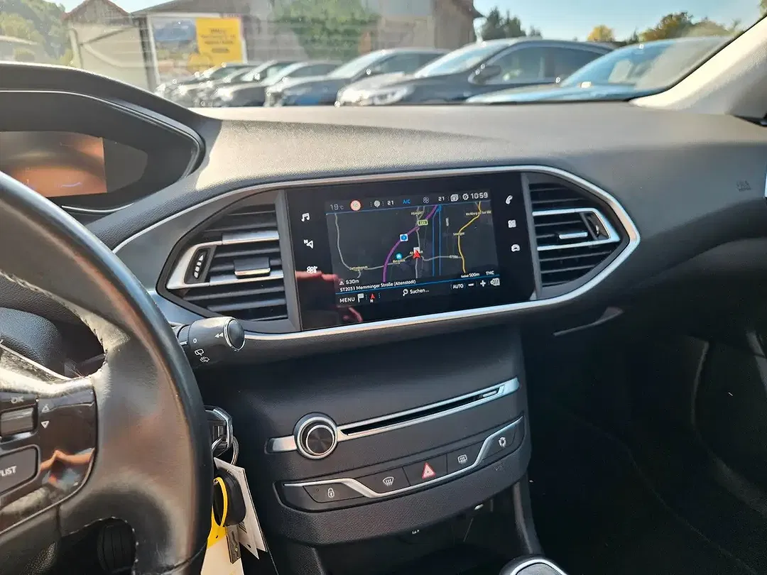 Peugeot 308 - Thumbnail 12