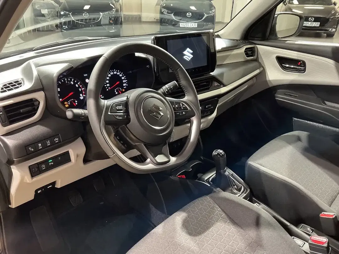 Suzuki Swift - Thumbnail 12
