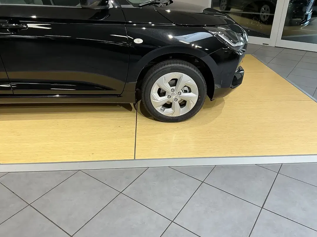 Suzuki Swift - Thumbnail 5