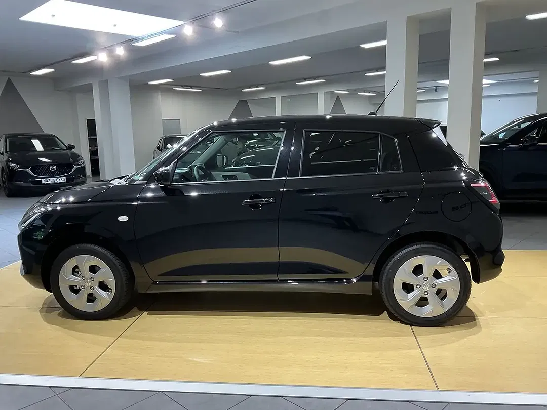 Suzuki Swift - Thumbnail 9