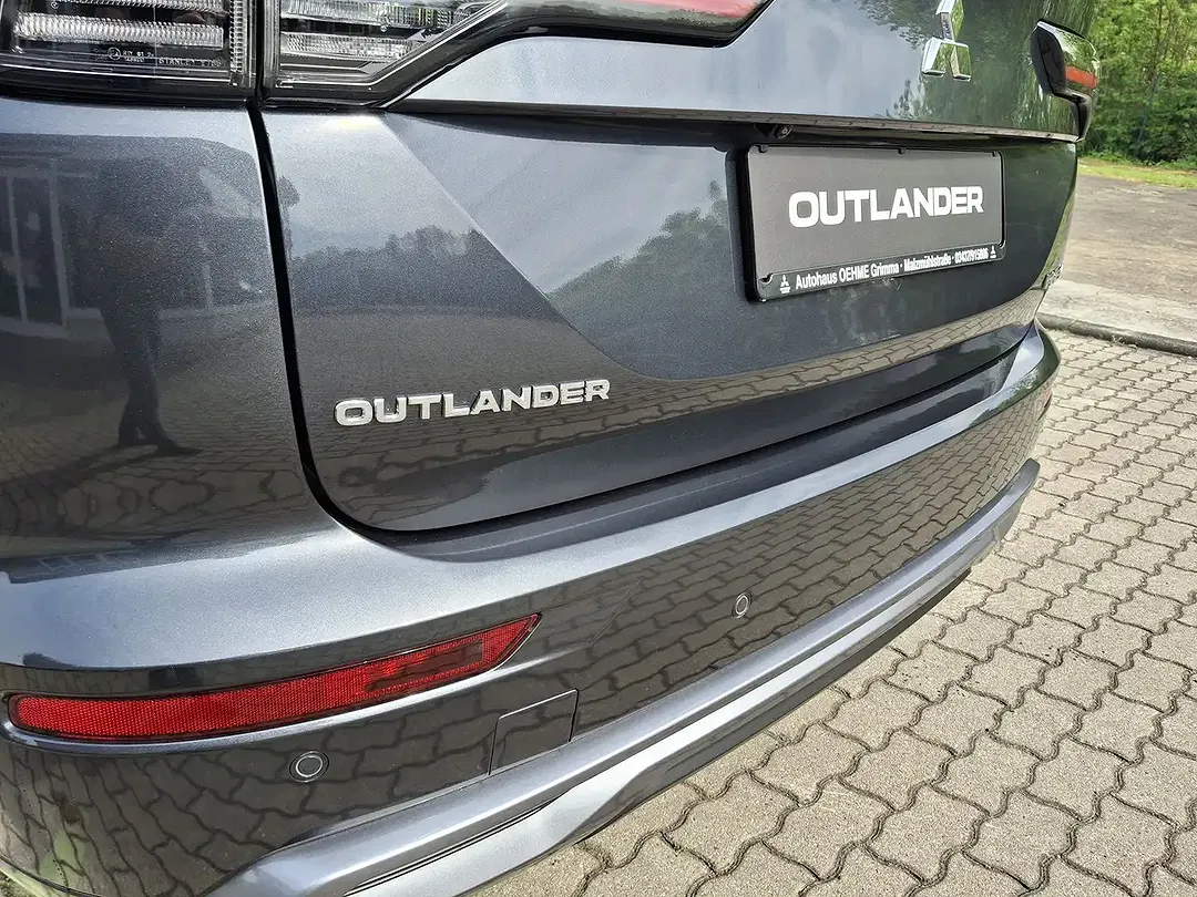 Mitsubishi Outlander - Thumbnail 5
