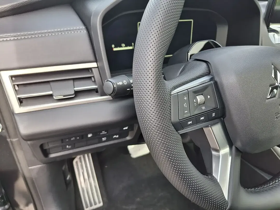 Mitsubishi Outlander - Thumbnail 8