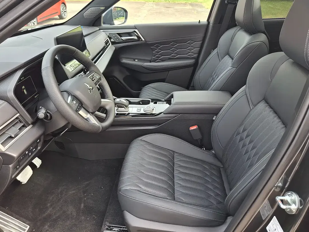 Mitsubishi Outlander - Thumbnail 9