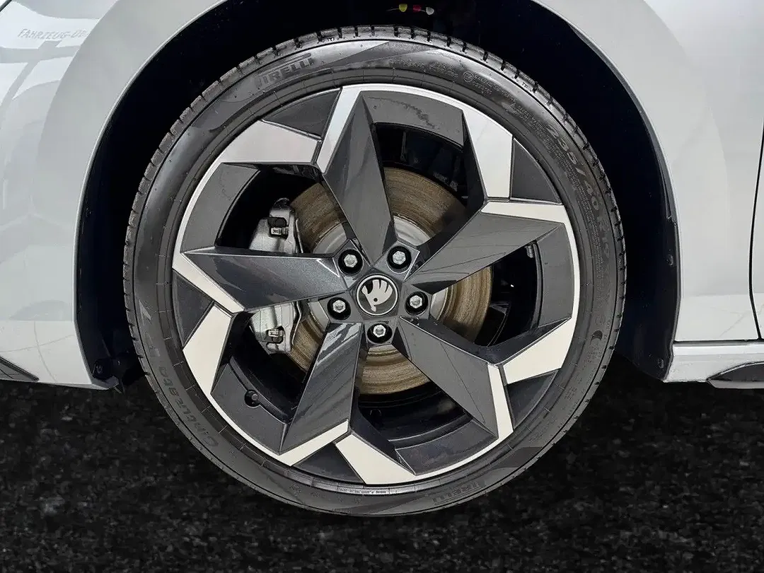 Skoda Superb - Thumbnail 13