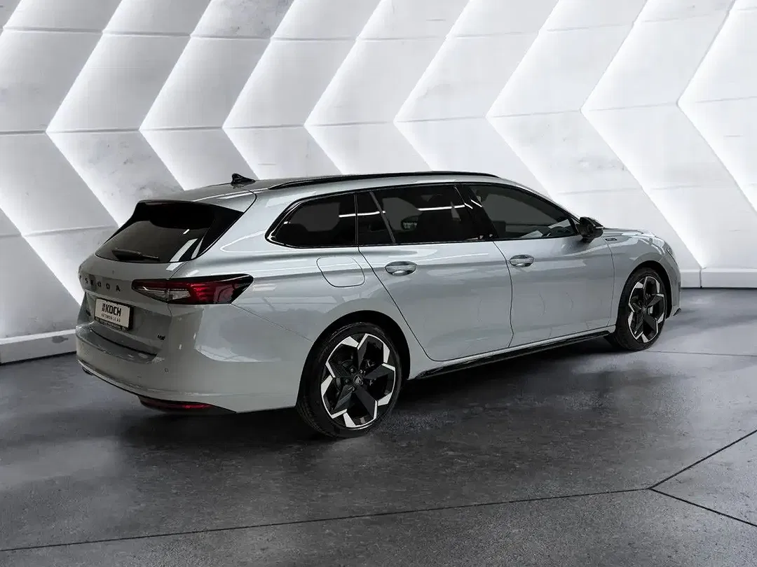 Skoda Superb - Thumbnail 2