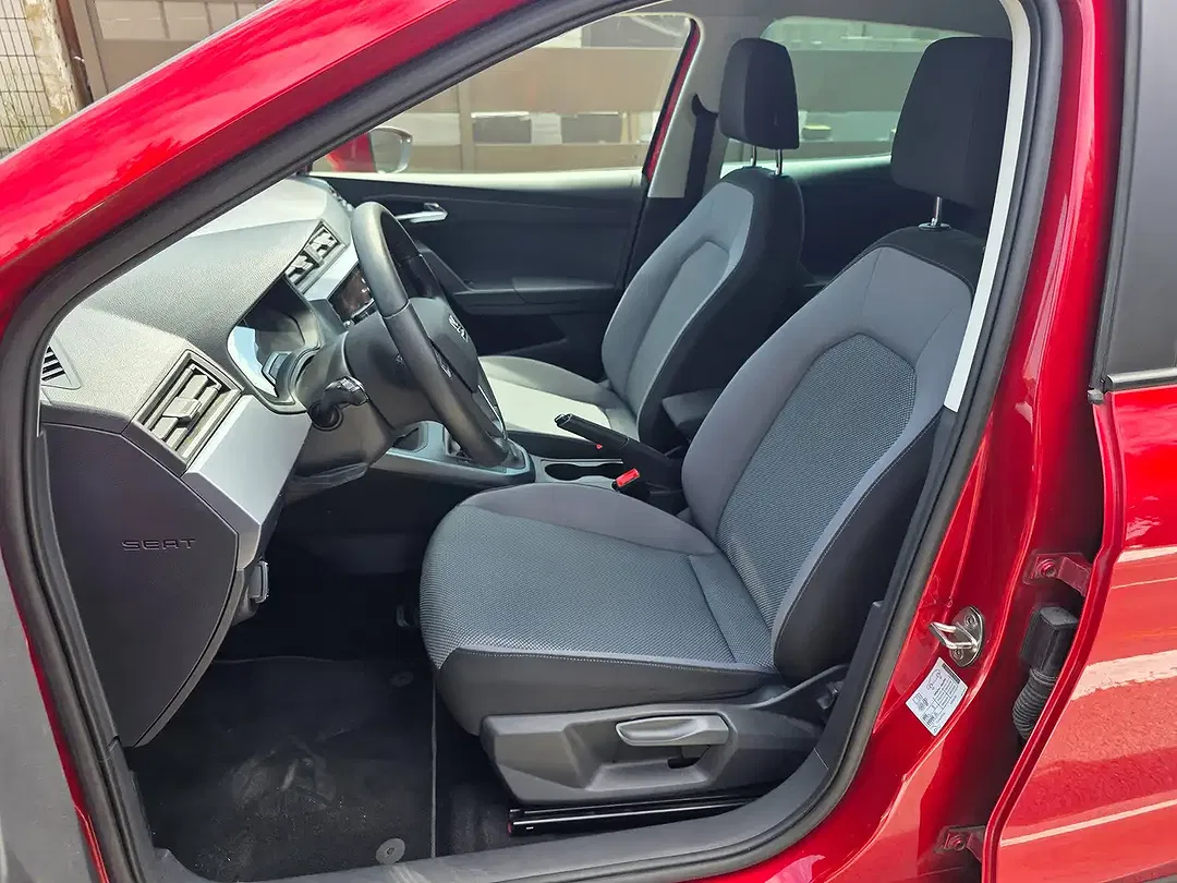 SEAT Arona - Thumbnail 11