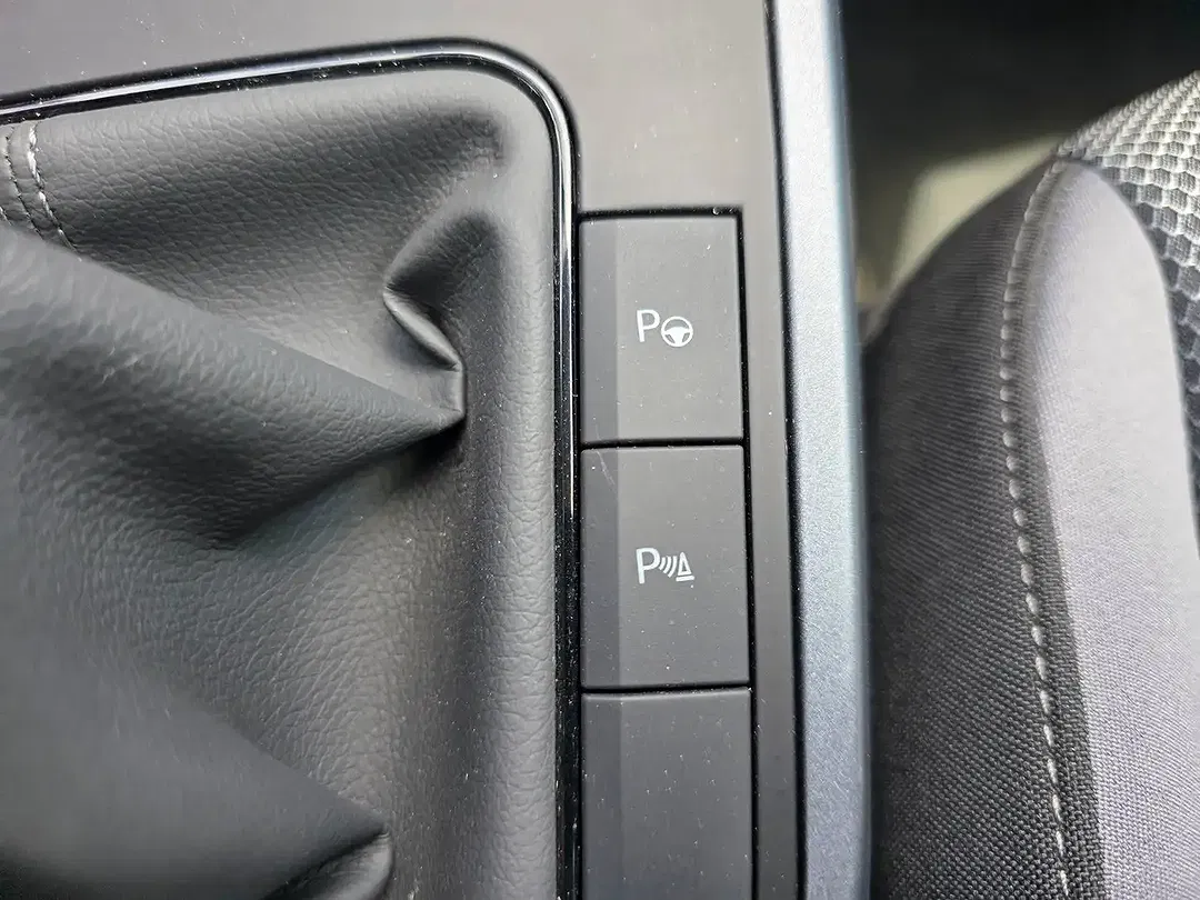 SEAT Arona - Thumbnail 17