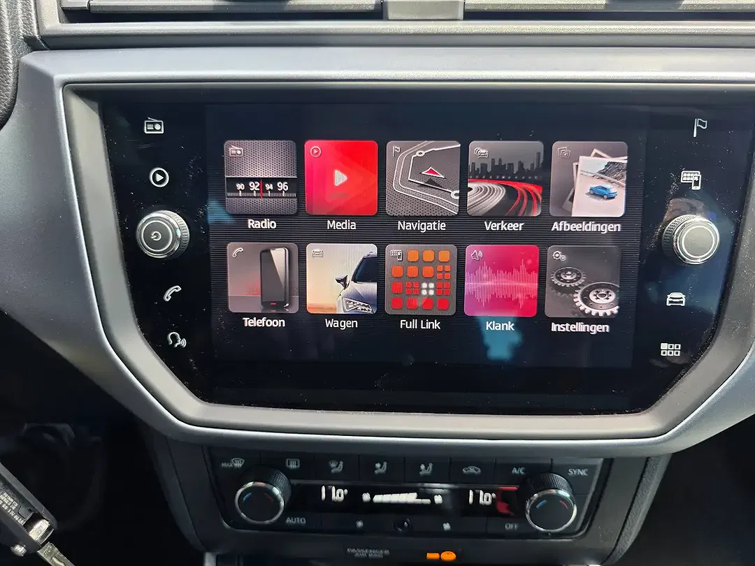 SEAT Arona - Thumbnail 20