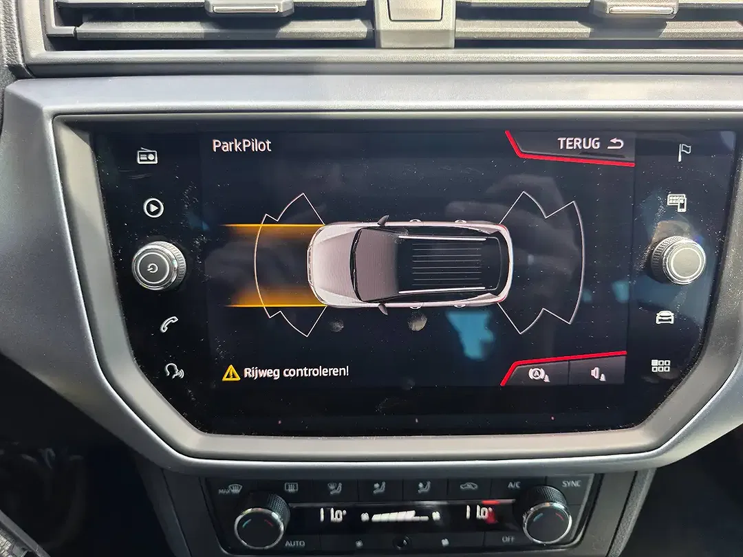 SEAT Arona - Thumbnail 21