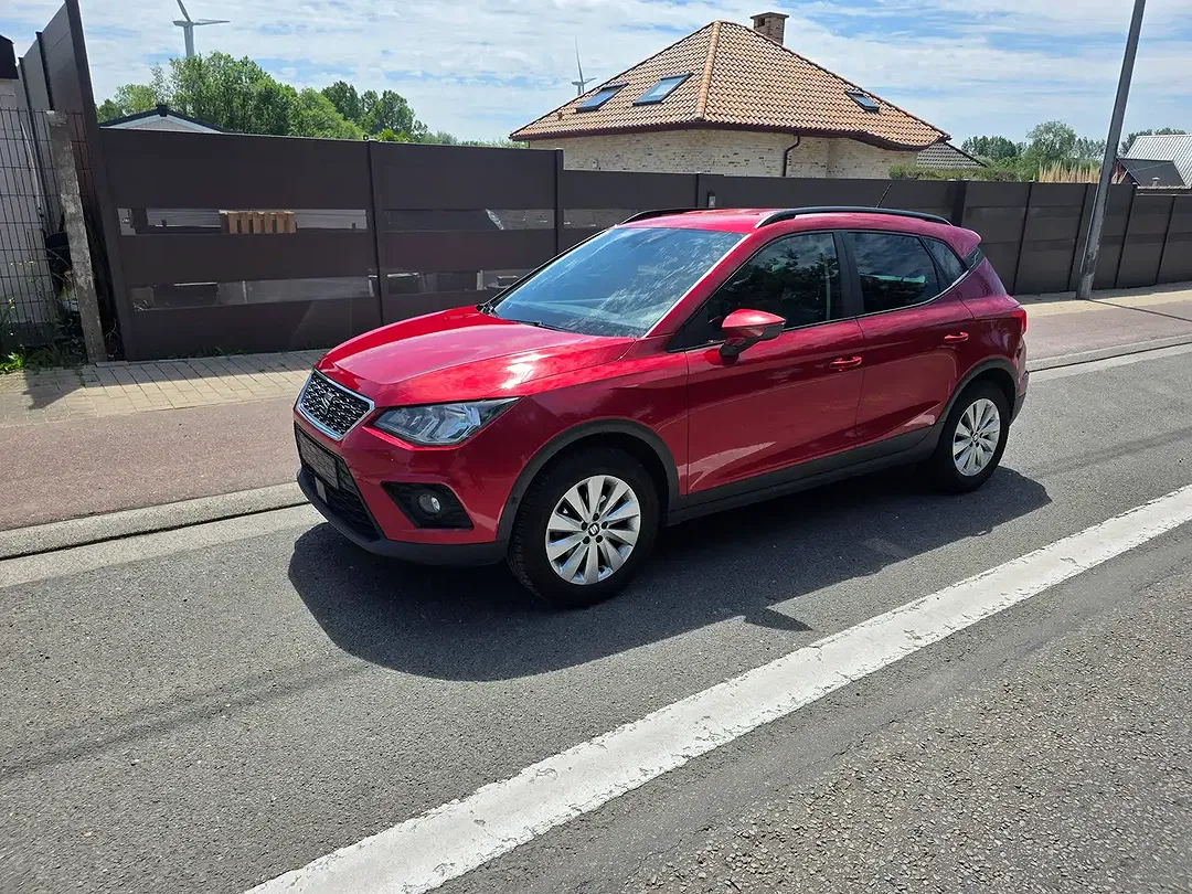 SEAT Arona - Thumbnail 3