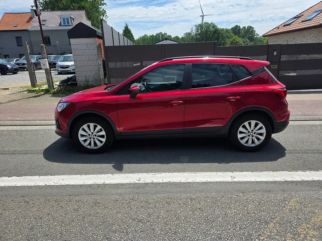 SEAT Arona - Thumbnail 4