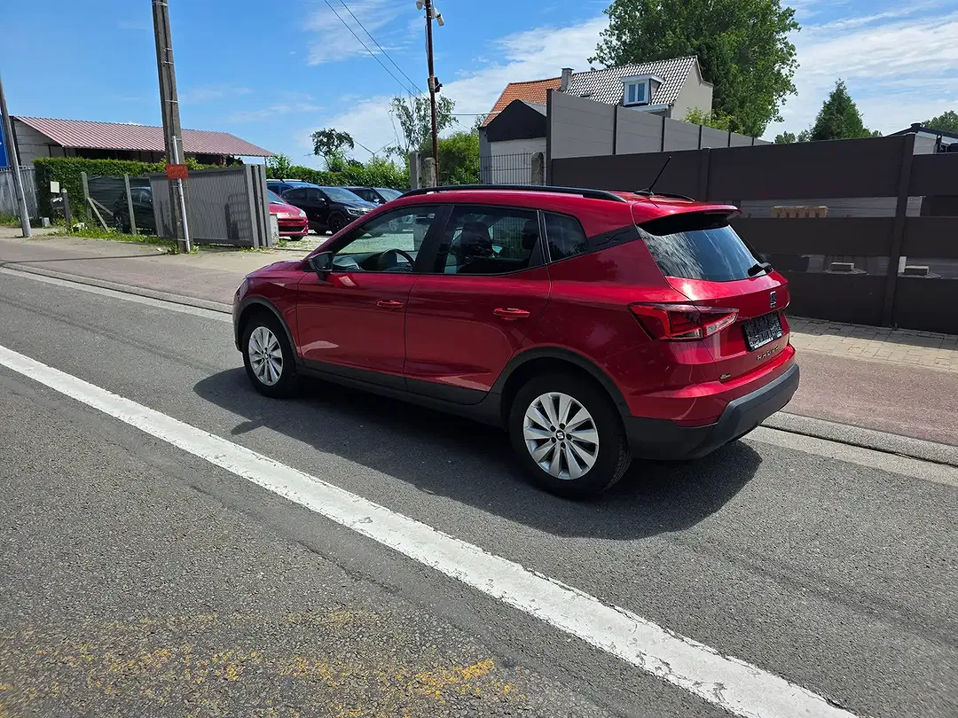 SEAT Arona - Thumbnail 5