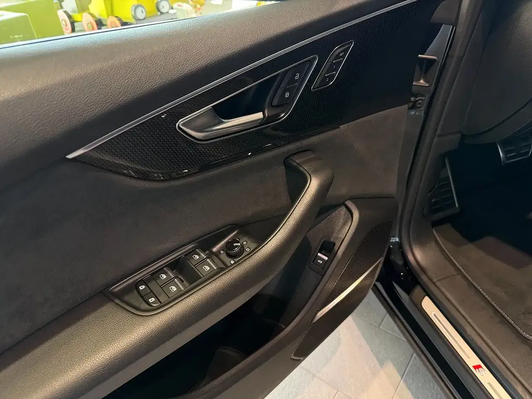 Audi SQ8 - Thumbnail 12