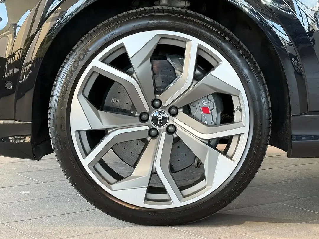 Audi SQ8 - Thumbnail 2
