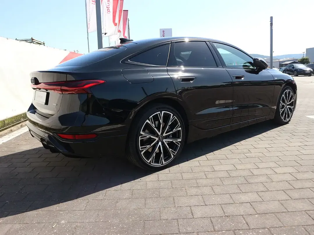 Audi A6 - Thumbnail 2