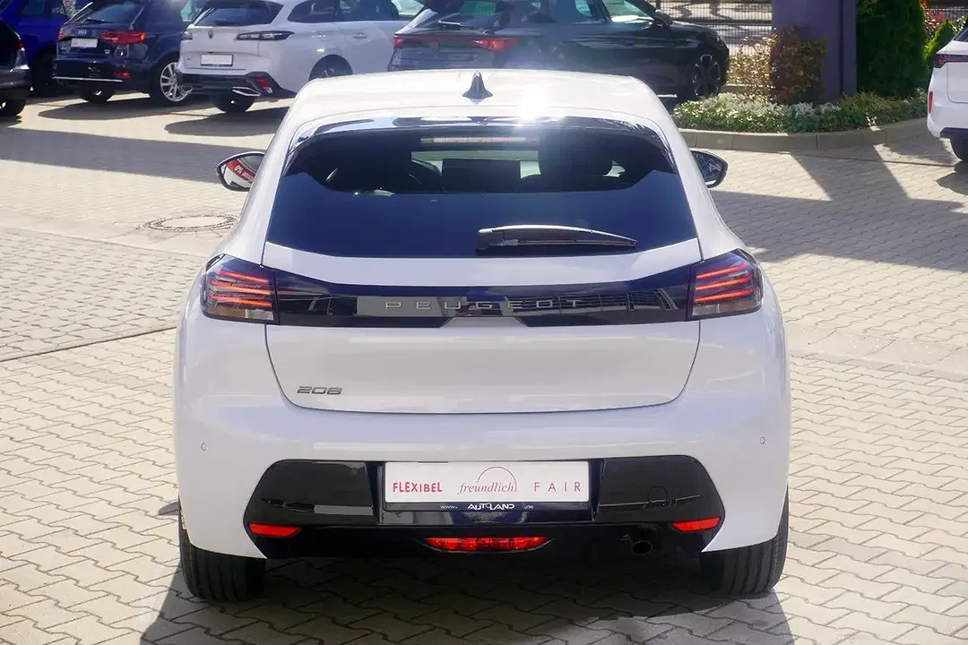 Peugeot 208 - Thumbnail 6