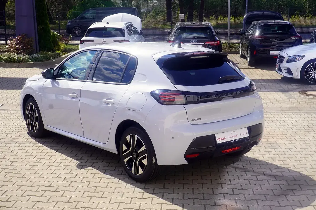Peugeot 208 - Thumbnail 7